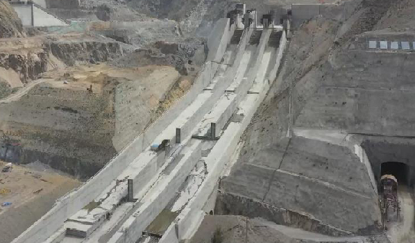 青海：羊曲水电站大坝进入主体混凝土浇筑施工阶段